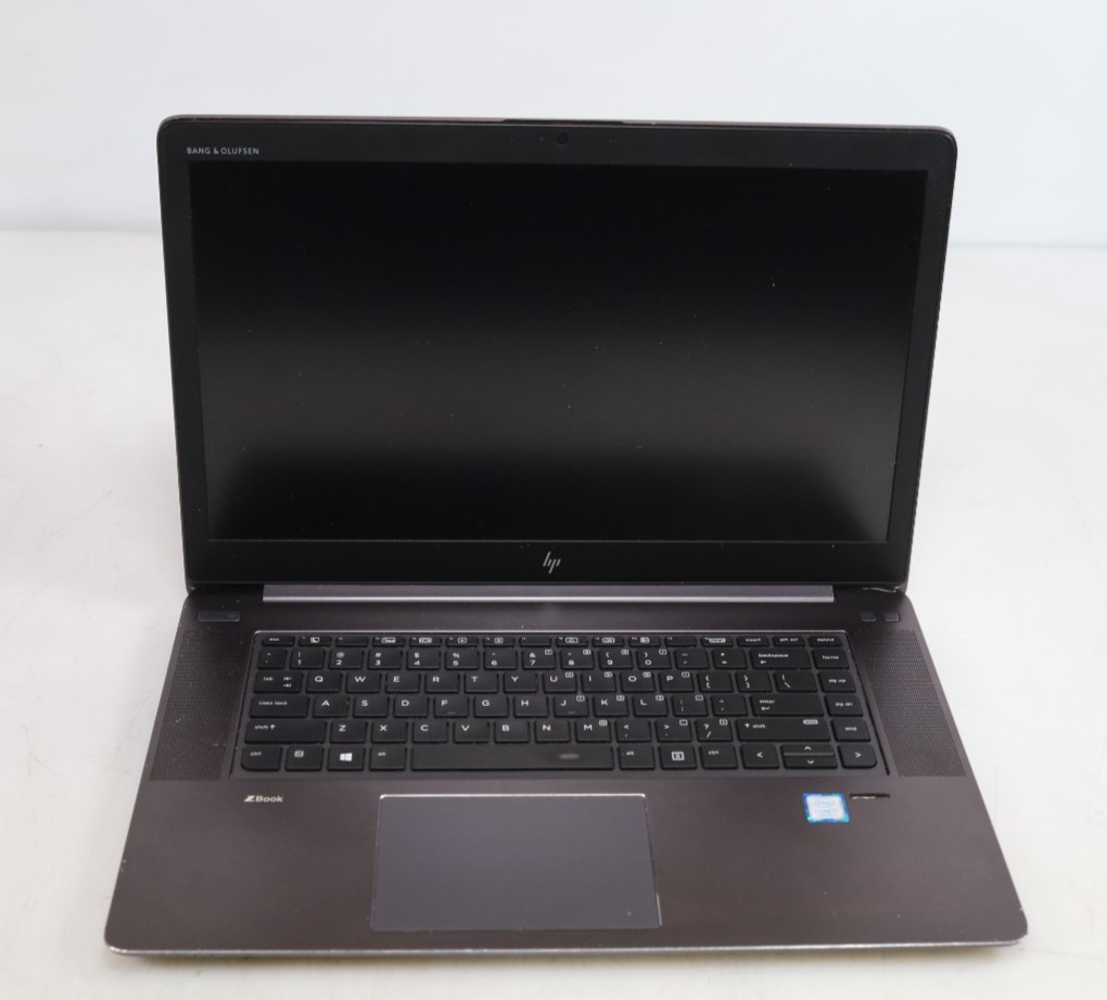 HP ZBook Studio G4 15.3″ Intel i7-7700HQ 8GB DDR4 256GB SSD No COA OS