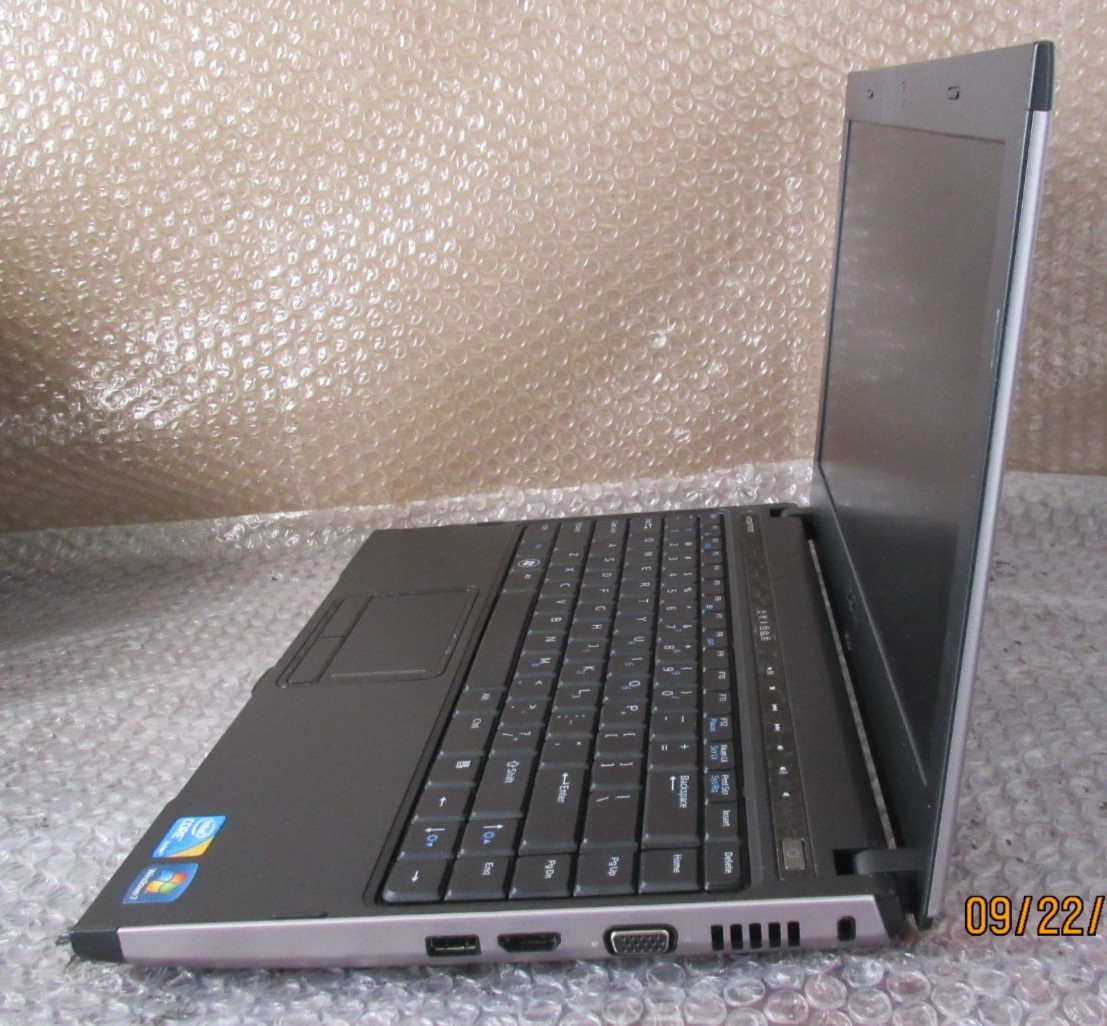 Dell VOSTRO 3300 Laptop, Intel Core i3 M370@2.40GHZ, 4GB RAM, 320GB SSD, Win10
