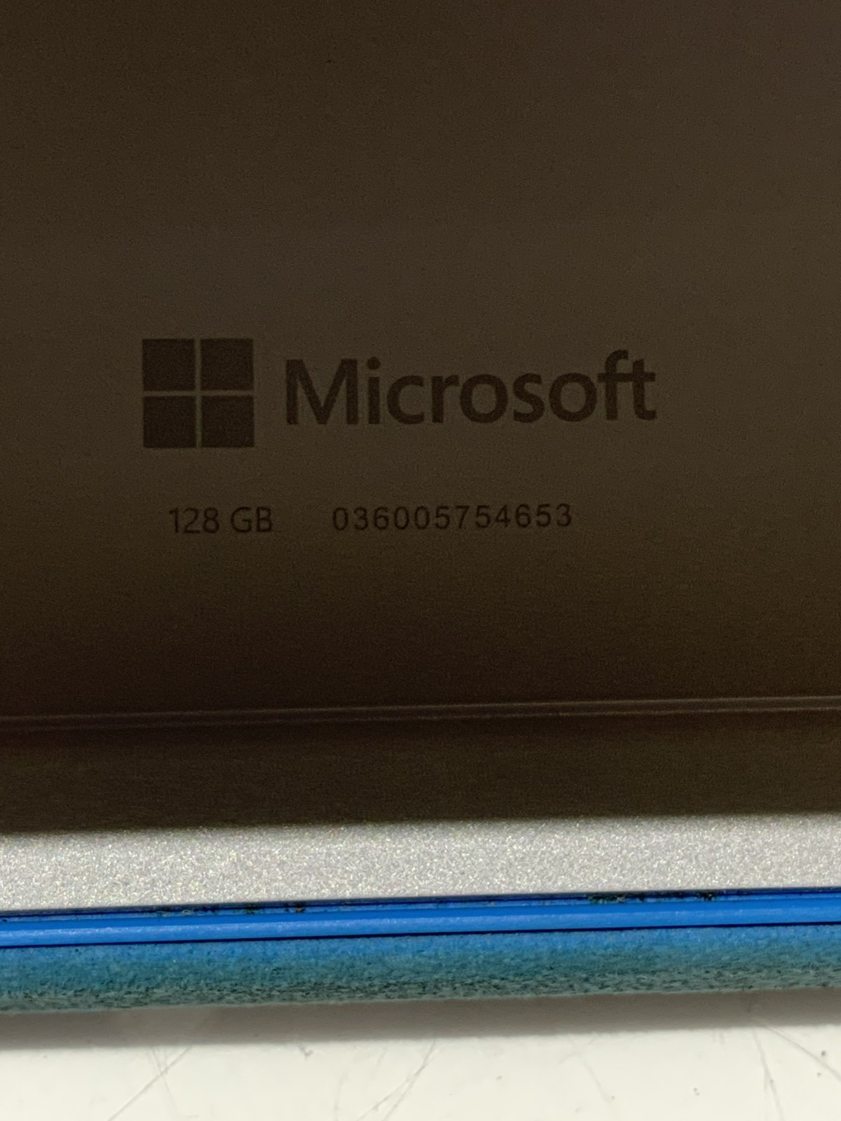 MICROSOFT SURFACE 1631 i3-4020Y@1.50GHZ 4GB RAM 128GB SSD W10P TOUCH W/AC *READ