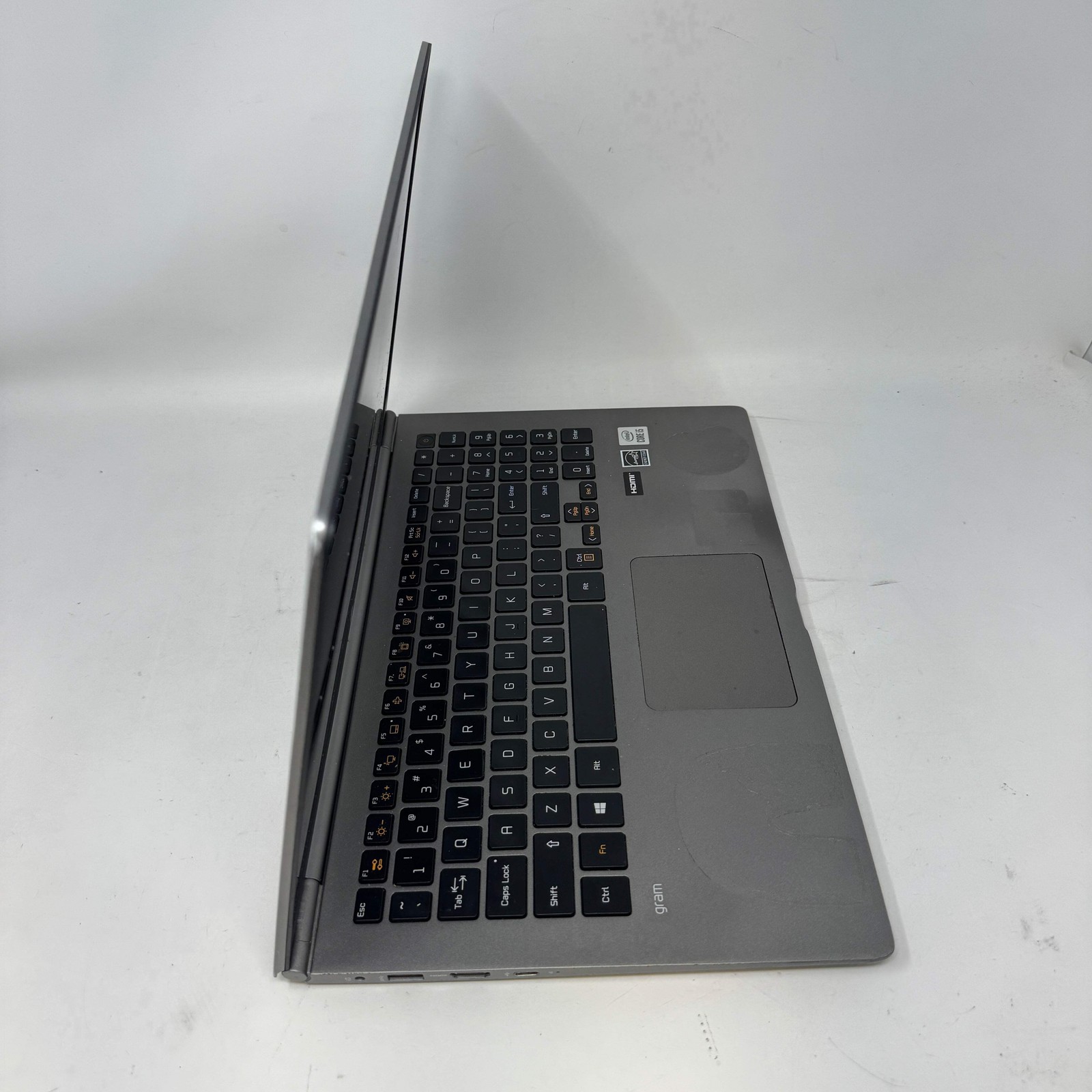 LG Gram 15Z995 15.6″ i5-10210U 1.6GHz 8GB RAM 256GB SSD