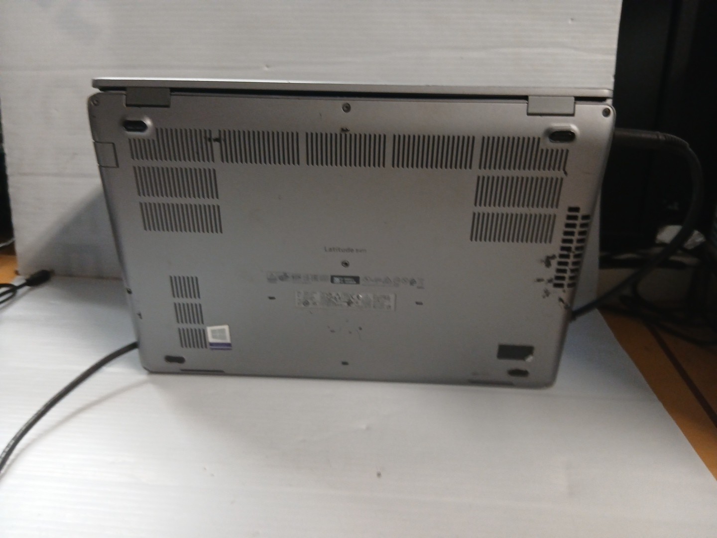 Dell Latitude 5411 i7-10850H 8GB NVMe 256GB FHD non-touch TB3 FP+SC IR Cam vPro