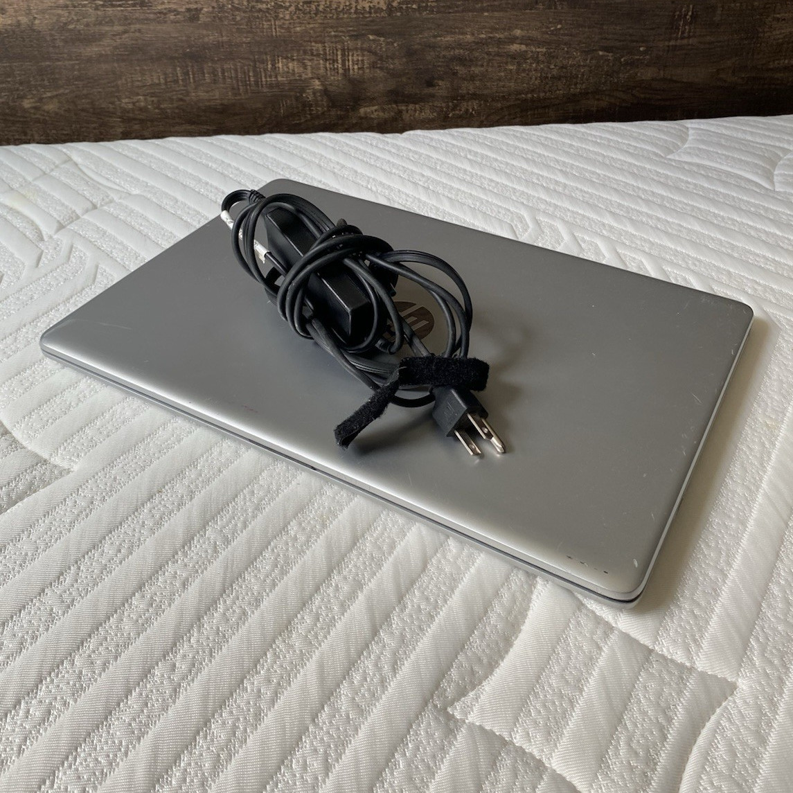 HP Pavilion 15.6″ i5 2.30GHz 8GB 1TB HDD Intel HD 4400 Silver/Black