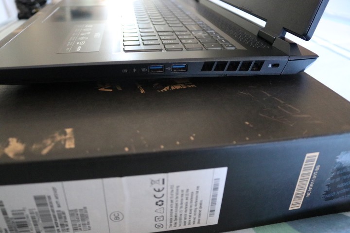 Acer Nitro 17 Gaming Laptop (N23Q4) – Dead / No Power – For Parts – 17.3″ QHD…