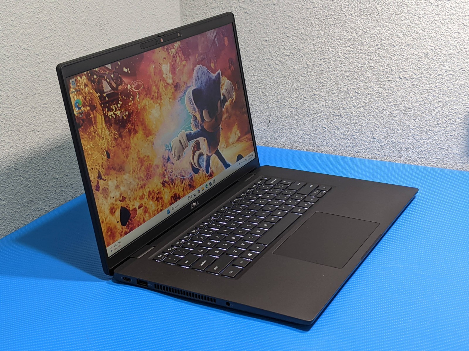 Dell Latitude 7520 15.6″ FHD Intel i5-1145G7 2.6GHz 8GB 256GB SSD Win11Pro +PA