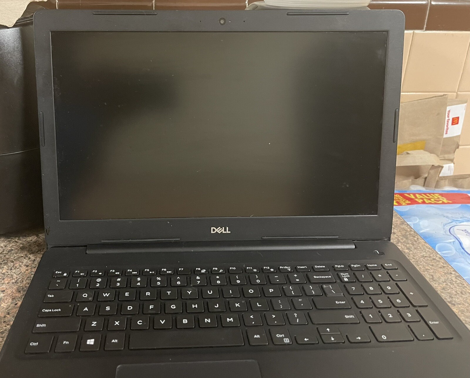 Dell Latitude 3590 – Intel Core i3 6006U / 2 GHz