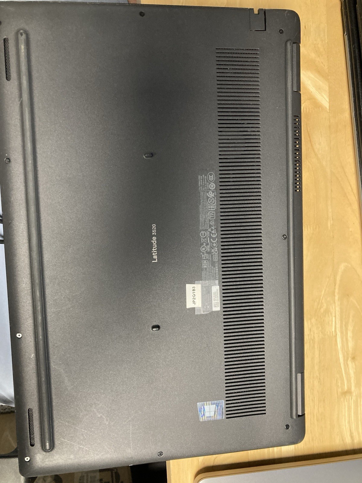 Dell Latitude 3520 15.6″ i5-1145G7 2.60 GHz 8 GB RAM No SSD/OS/AC – READ