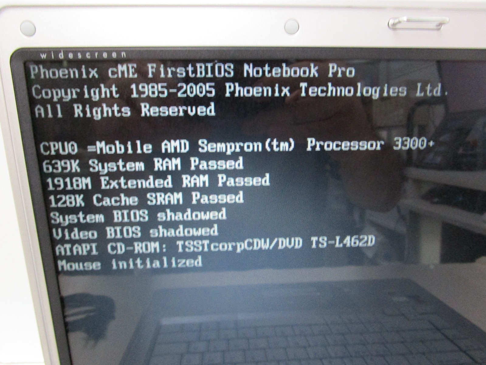 COMPAQ PRESARIO V5000 LAPTOP AMD 3300+ SEMPTRON 2GB RAM NO HDD NO O/S 💻🛠️