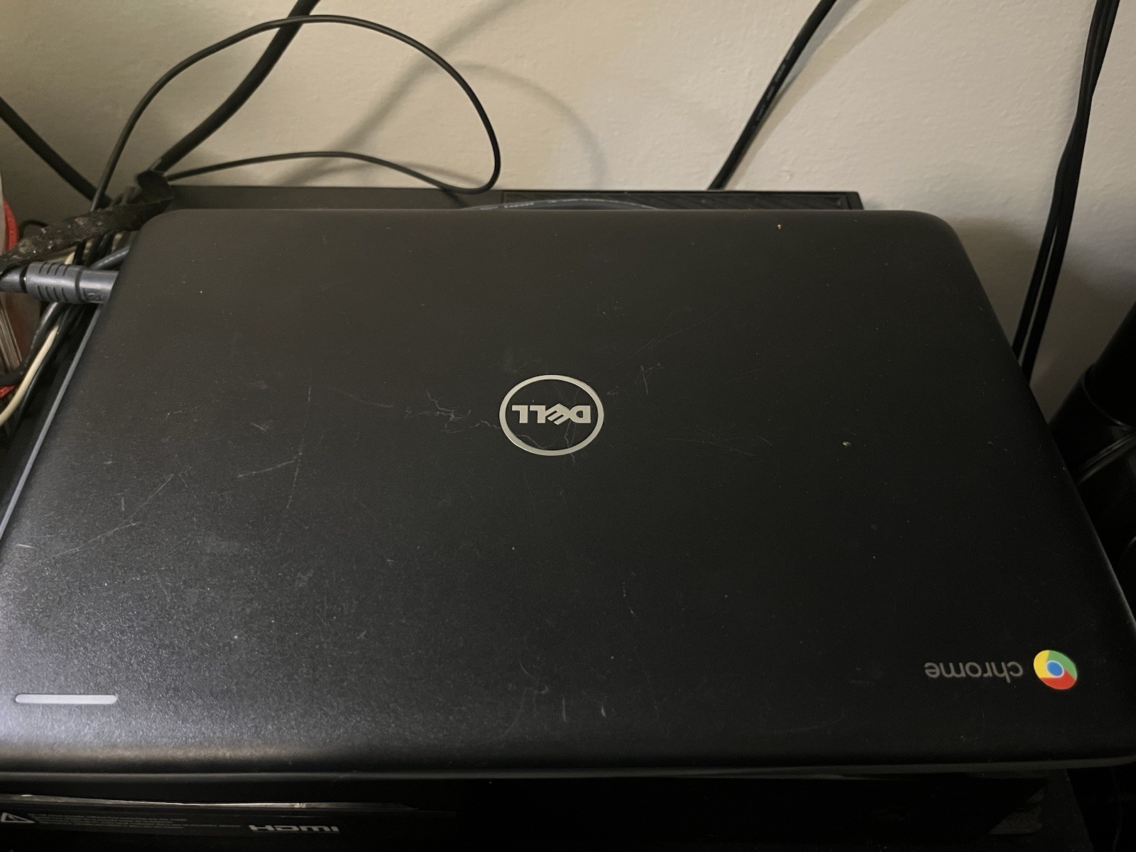 Dell Inspiron 3181 Chromebook Model P26T 10 x 6 inch Screen w/ Charger