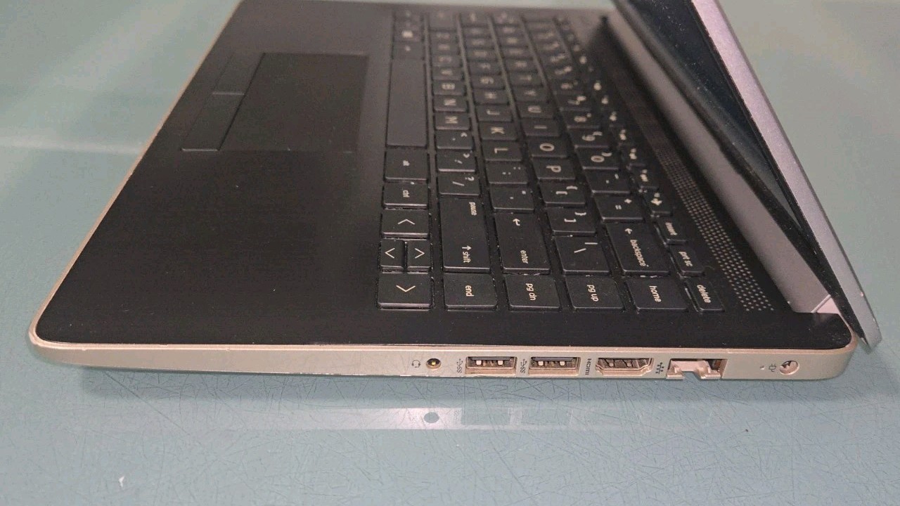 HP Notebook 14-cf0013dx 14″ Laptop Core i3-8130U @2.20GHz 8GB RAM, 1TB HDD, READ