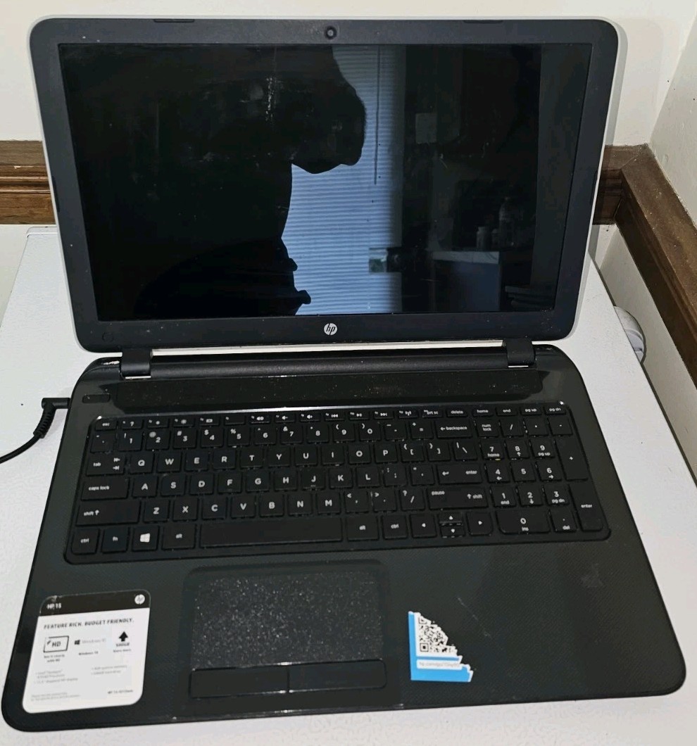HP Intel Pentium 15-1271WM Laptop 4GB Ram 500GB Hard Drive – FOR PARTS OR REPAIR