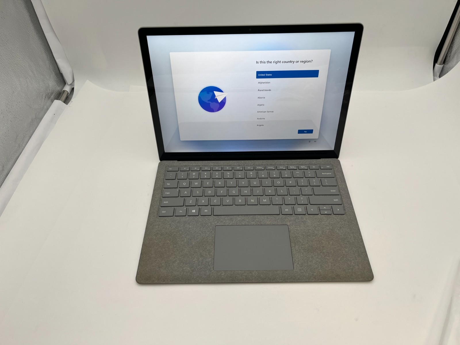 MICROSOFT SURFACE LAPTOP 2 (1769) i5-8350U 1.7 GHZ 8GB 256GB NVME WIN 11