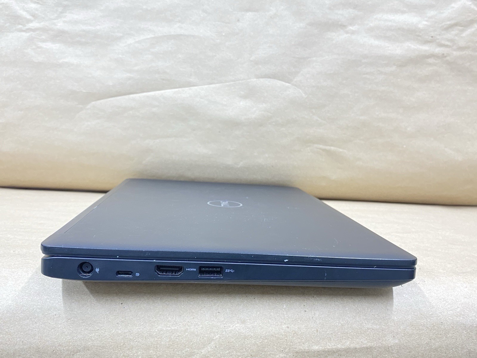 Dell Latitude 5290 – 12.5″ 1366×768 – i5-8350U – 4GB – 128GB SSD – Win 11 Pro