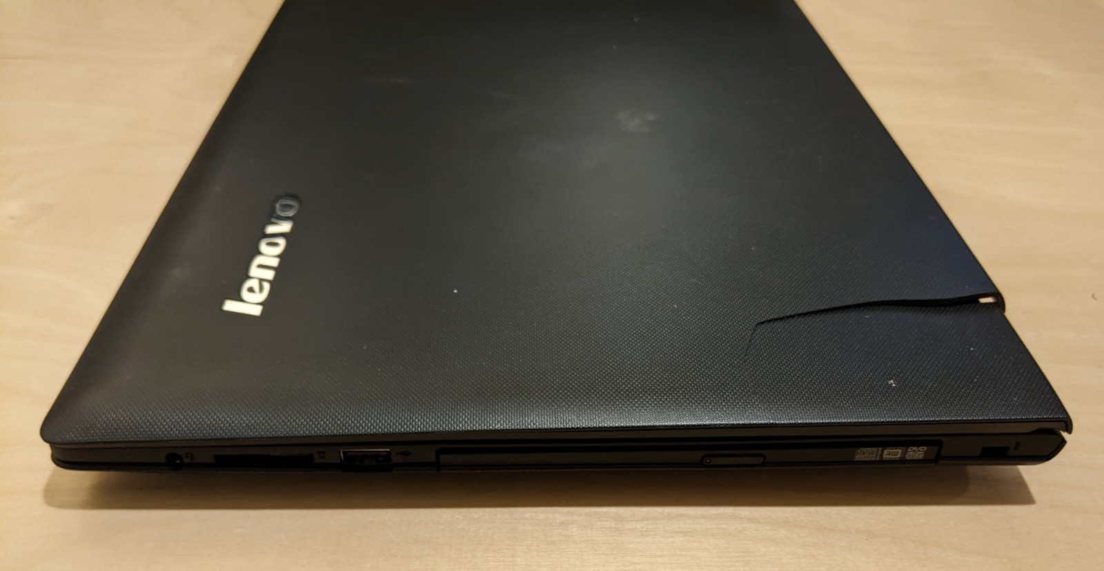 Lenovo G50-45 80E3 Laptop Broken screen No HDD NO AC AMD A8-6410 2.00GHz 6GB RAM