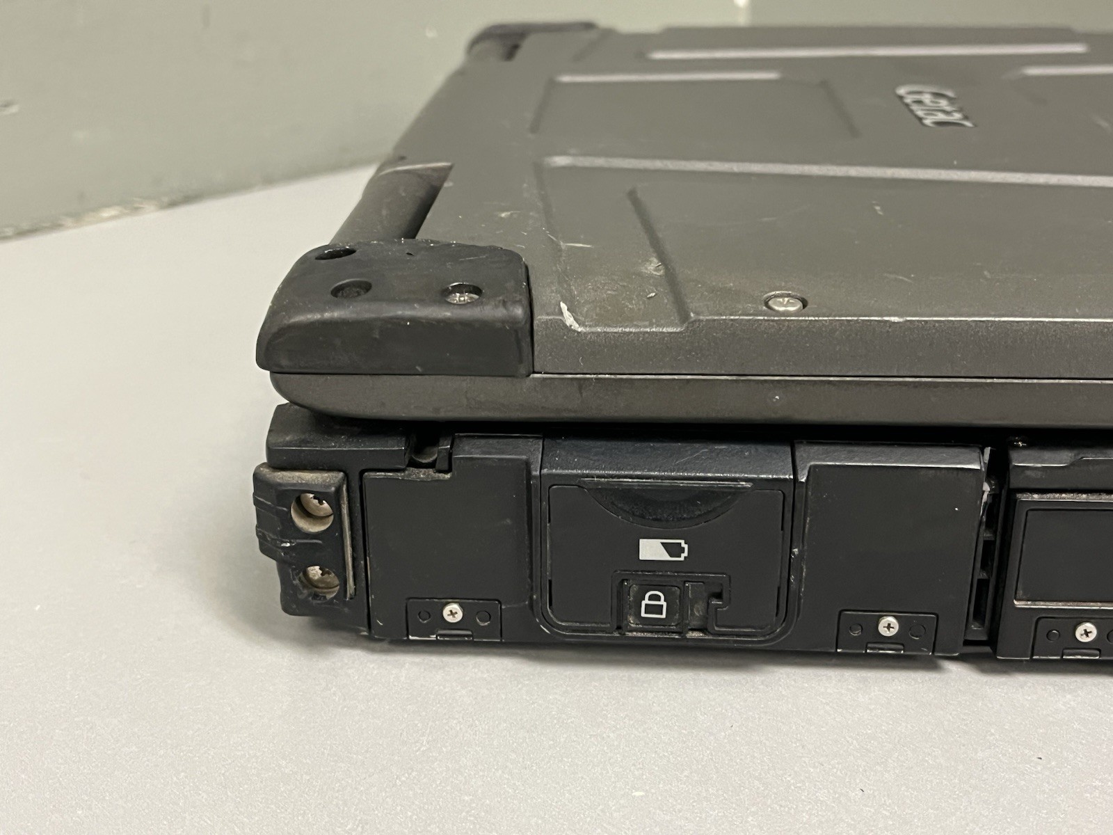 Getac B300 G5 Rugged Touch 13.3″ i5-4300M 4GB Ram 128GB SSD 5,322 Hours