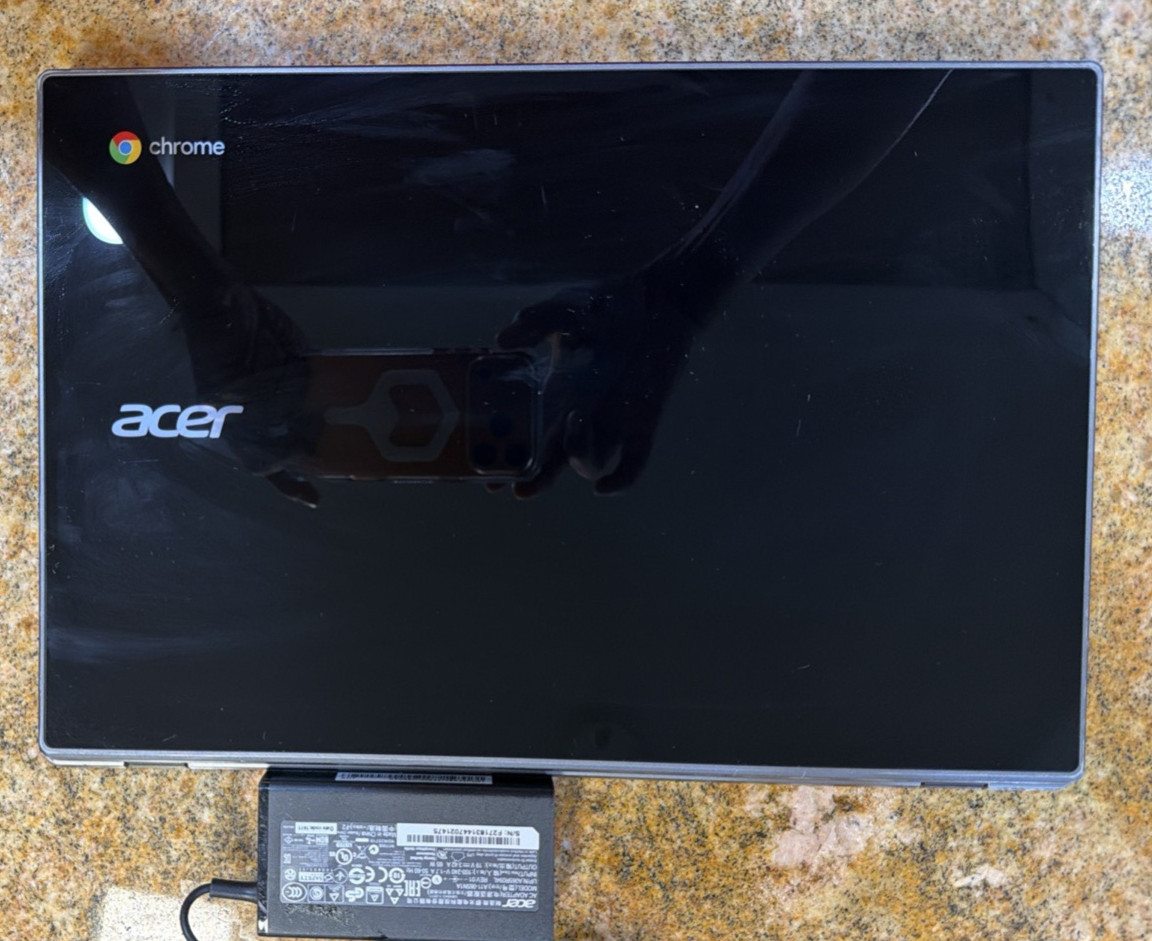 Acer Chromebook 14 N15Q13 Celeron 3855U 1.6GHz. 4GB RAM 32GB SSD AC Adapter