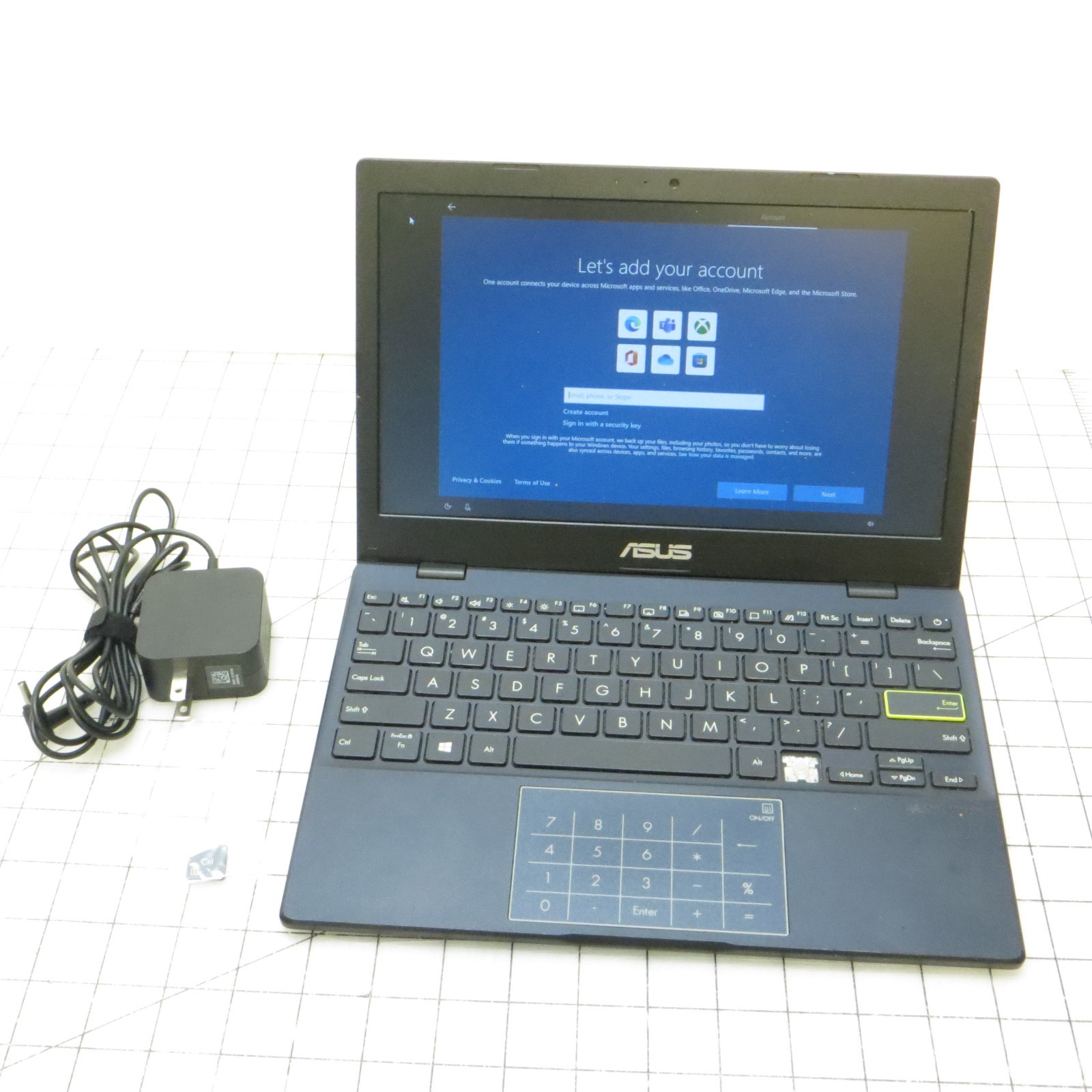 Asus L210M Intel Celeron 4GB RAM 64GB EMMC 11.5″ Win 10 Laptop PC – Broken Key