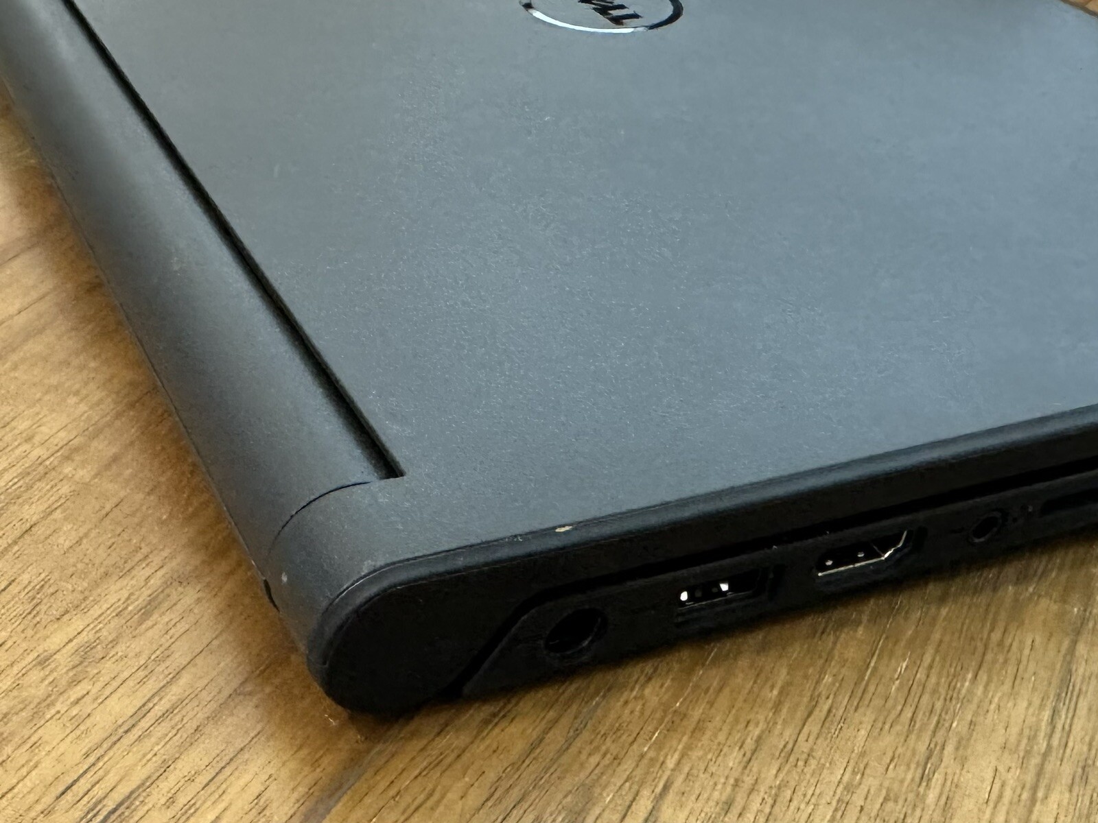 Dell Chromebook 11 P22T Laptop Black 11.6″ Display (For Parts or Repair)