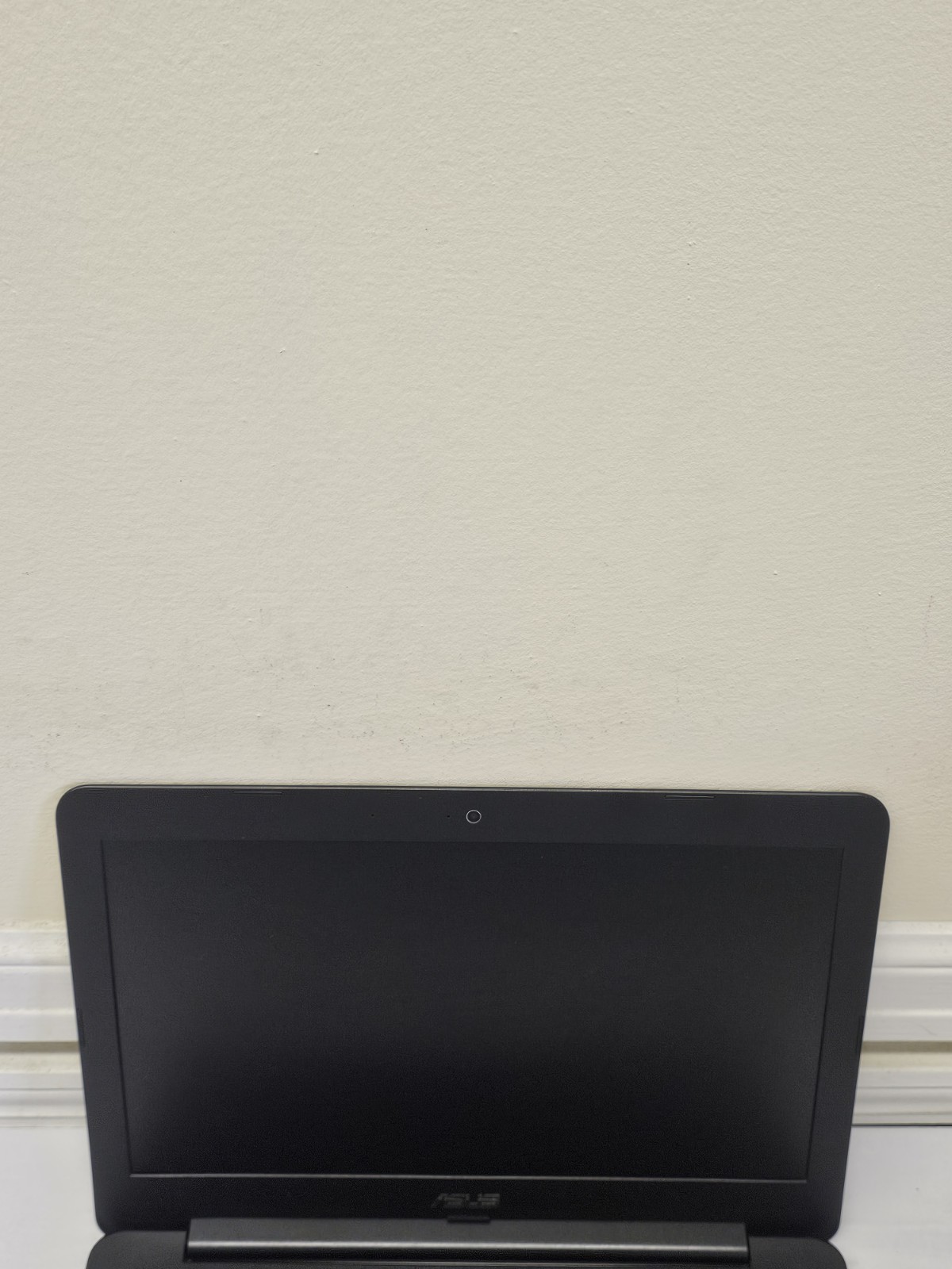 ASUS Chromebook C300M Laptop – Intel Celeron N2830 – NO BATT – Read Desc.