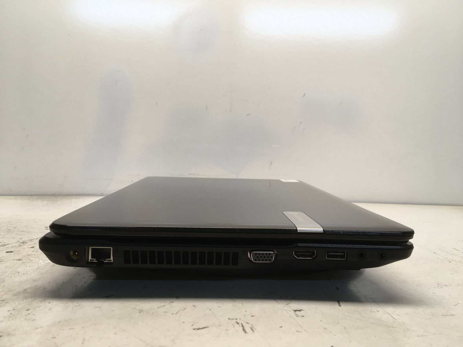 Gateway NV57H Intel Celeron B800 1.5GHz 2 GB NO HDD No Batt