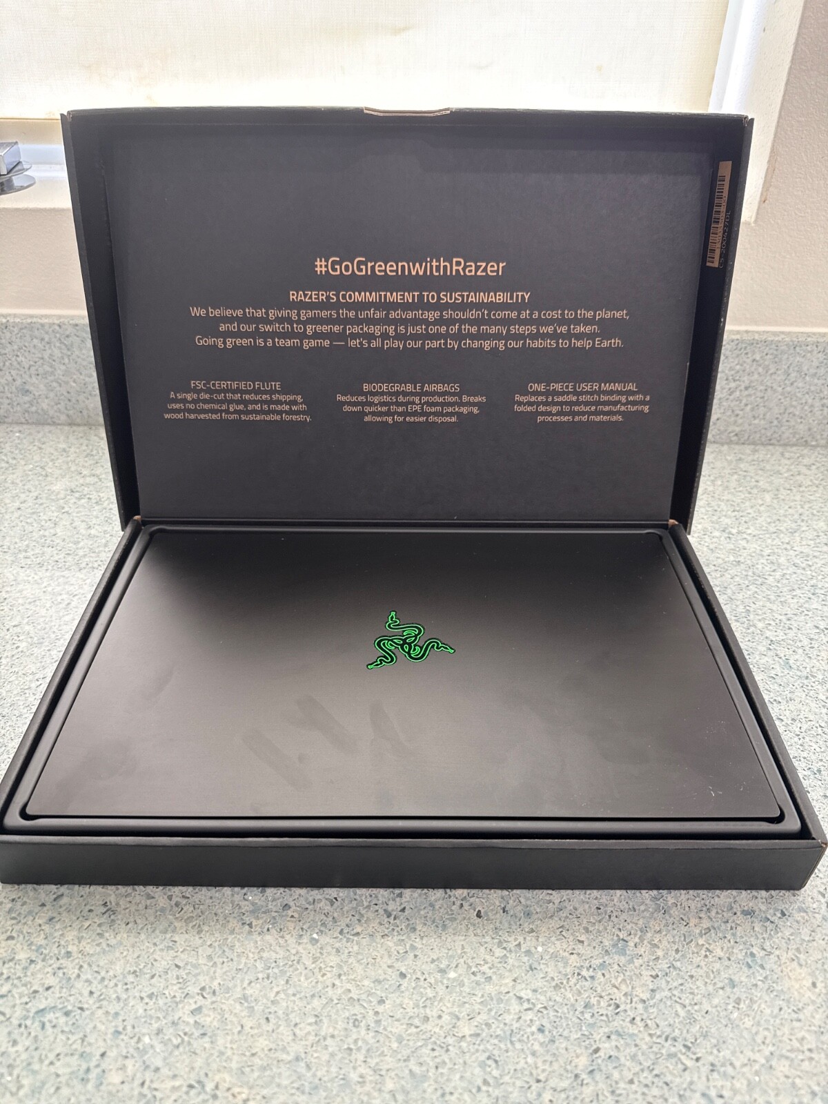 Razer Blade 15 Advanced 300Hz FHD 2.30GHz i7-10875H 32GB 1TB RTX 2080 SUPER READ