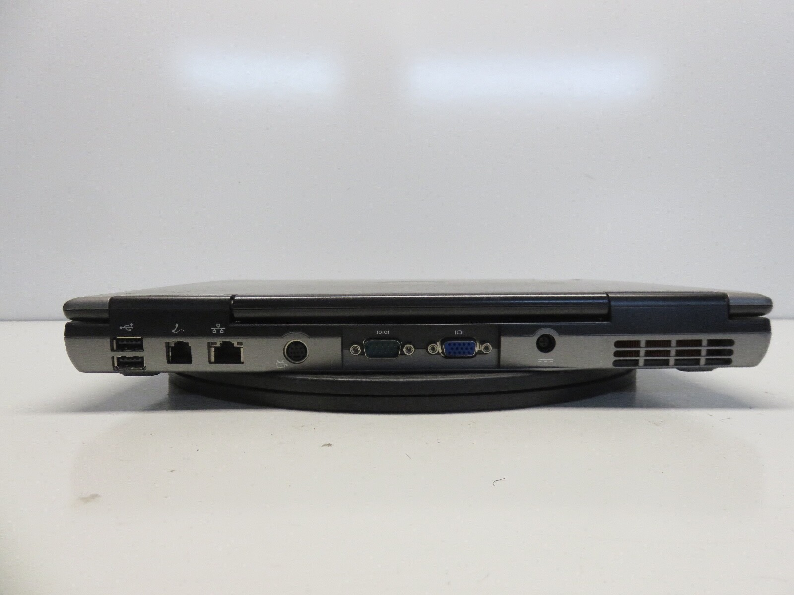 Dell Latitude D520 Intel Core 2 Duo 06F6 2GHz 1GB 40 GB WIN XP No Batt