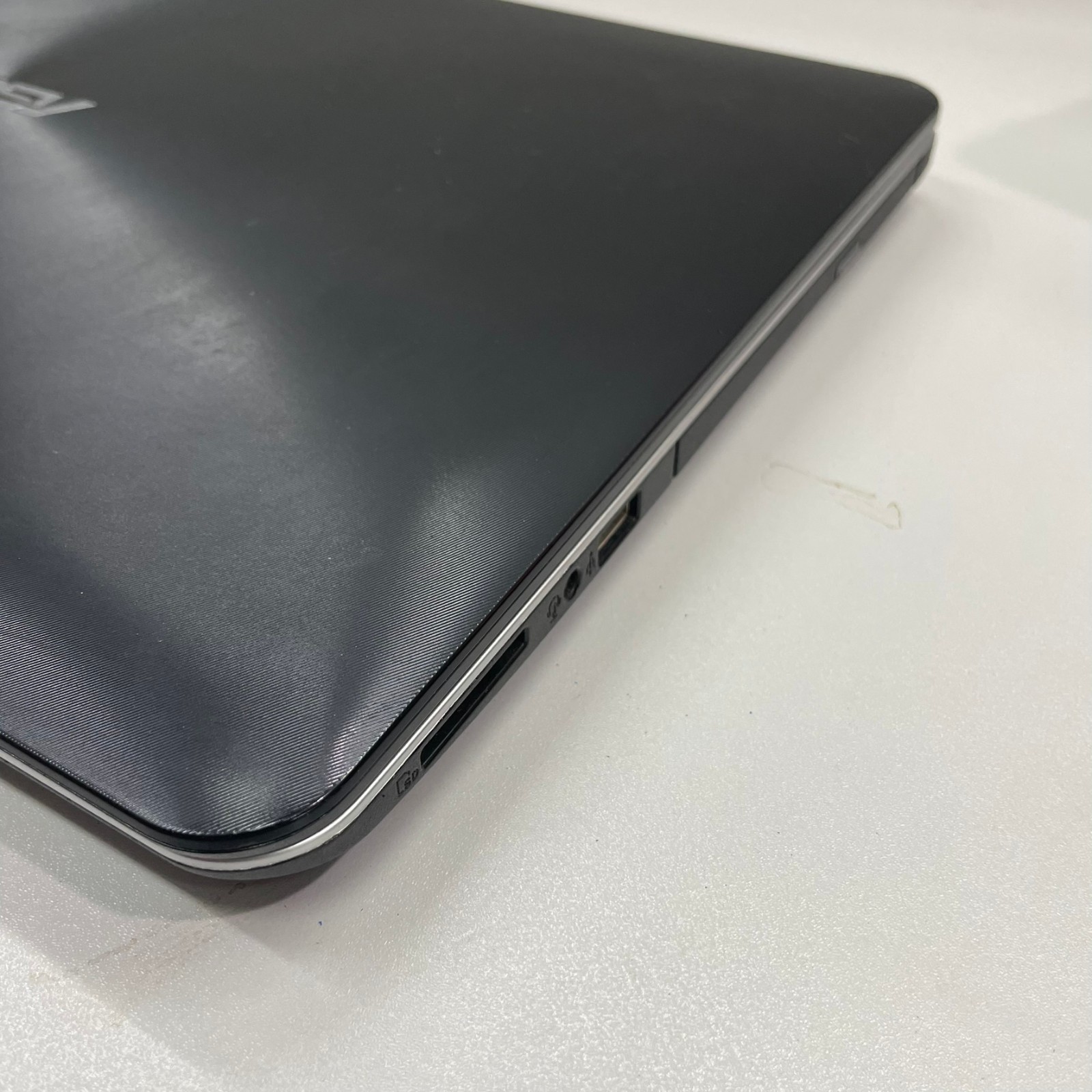 Asus X555L (X555LA) 15.6″ Laptop i5-4210U 8GB 1TB HDD Win10 Home — No Adapter