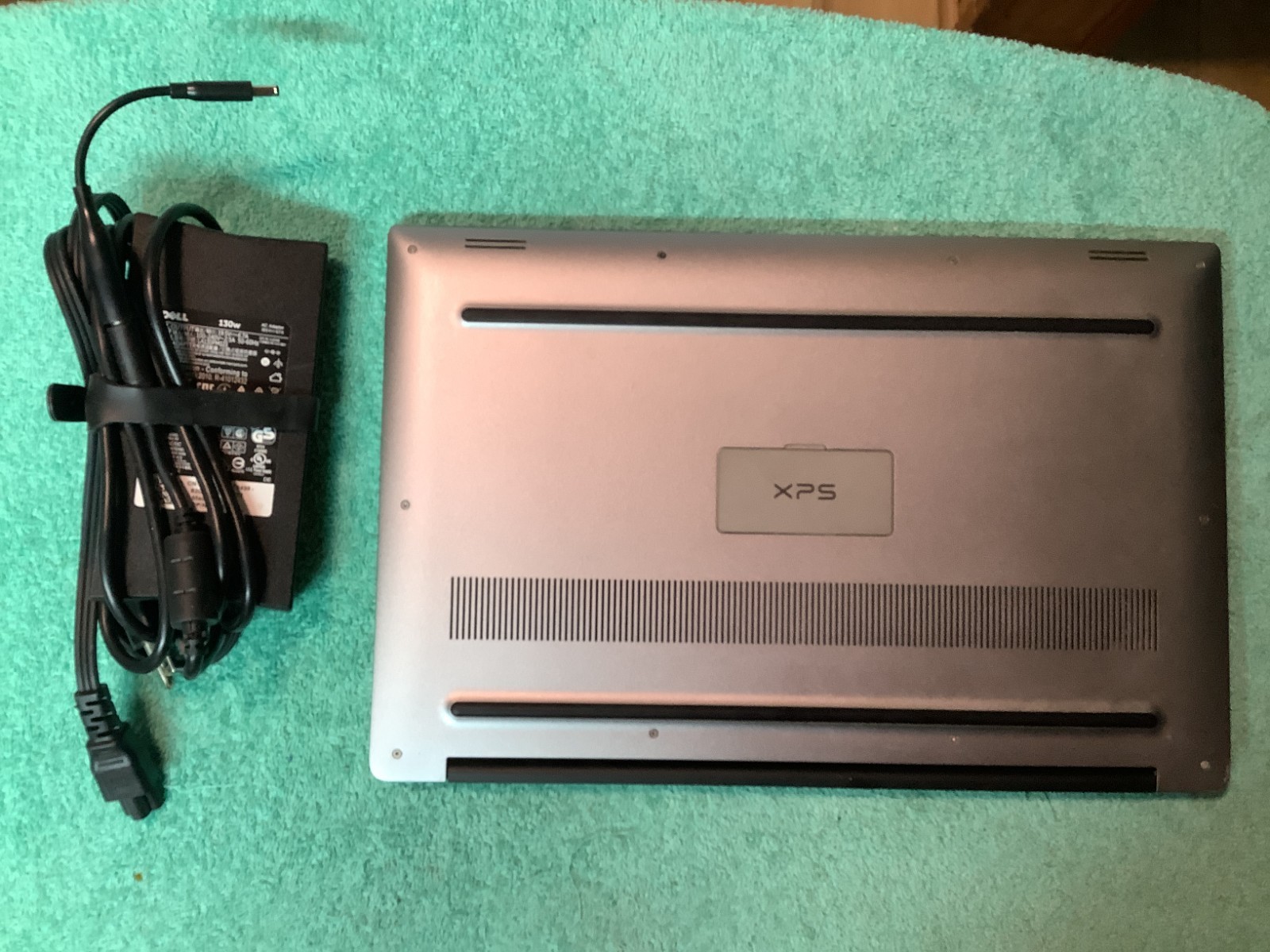 Dell XPS 9560, Touch, Game-GTX1050, i5 7300HQ, 16GB-256GB + 500 HDD, Win 11 Home