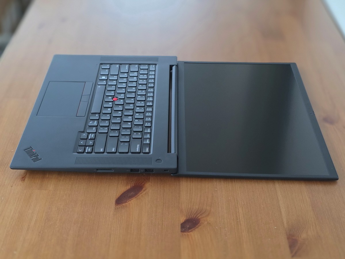 Lenovo ThinkPad P1 Gen 4 i7-11800H 16 2560×1600 16GB 512GB SSD NVIDIA RTX A2000