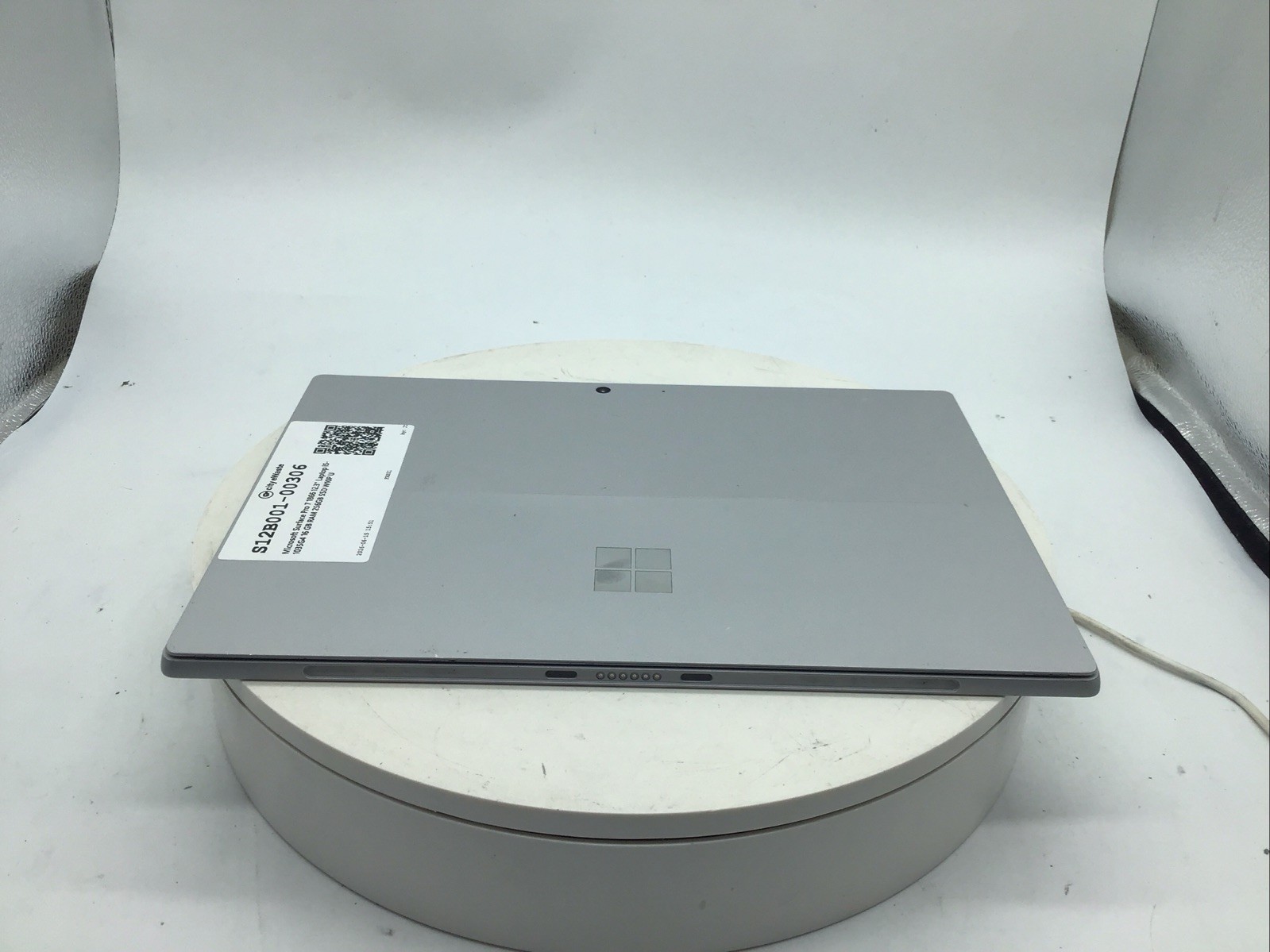 Microsoft Surface Pro 7 1866 12.3″ Laptop i5-1035G4 16 GB RAM 256GB SSD W10P U
