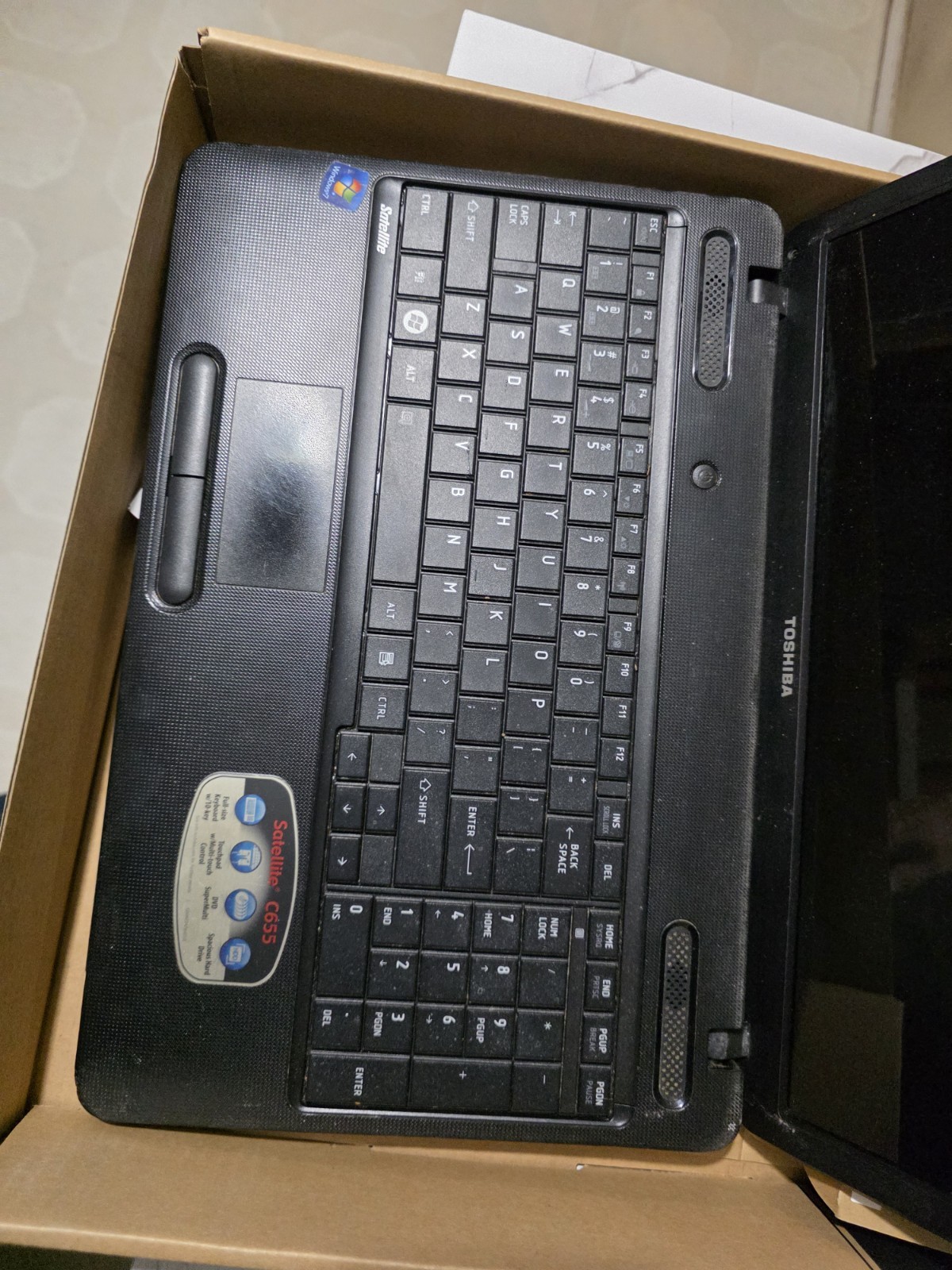 Toshiba Satellite C655 15.6″ Laptop AMD 2.30GHz 3GB 320GB HDD Win7 Wi-Fi