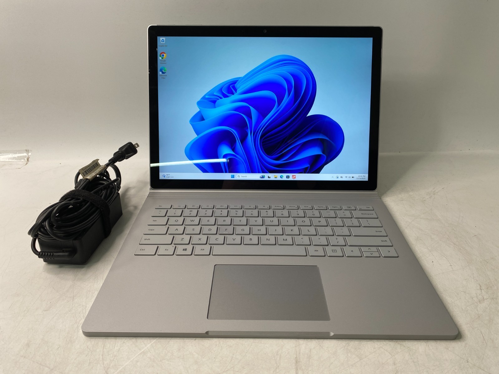 Microsoft Surface Book 3 13.5″ 2-in-1 Laptop I5-1035G7 1.2Ghz 8GB 256GB Win11Pro