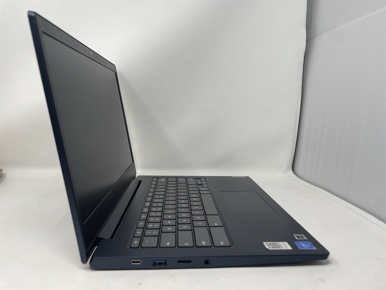 Broken Lenovo IdeaPad 3 CB 14IGL05 14″ Chromebook Intel N Blue Wi-Fi Webcam
