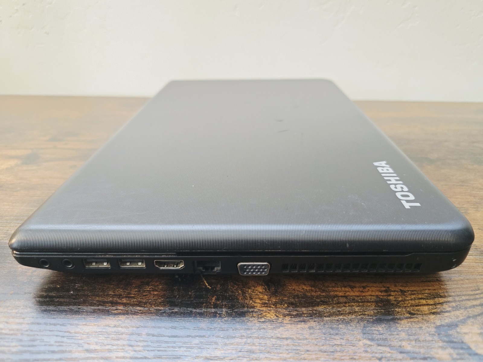 Toshiba Satellite C55 15.6″ HD Laptop Intel Celeron 1037U 4G 500G No OS DVD Cam