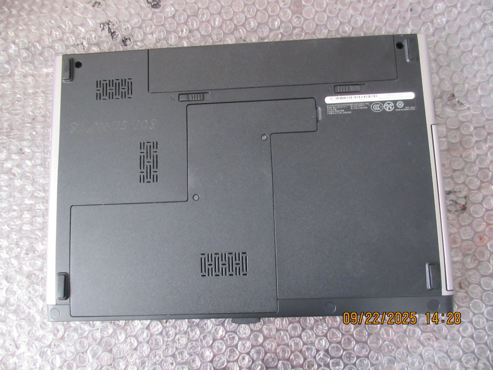 Dell VOSTRO 3300 Laptop, Intel Core i3 M370@2.40GHZ, 4GB RAM, 320GB SSD, Win10