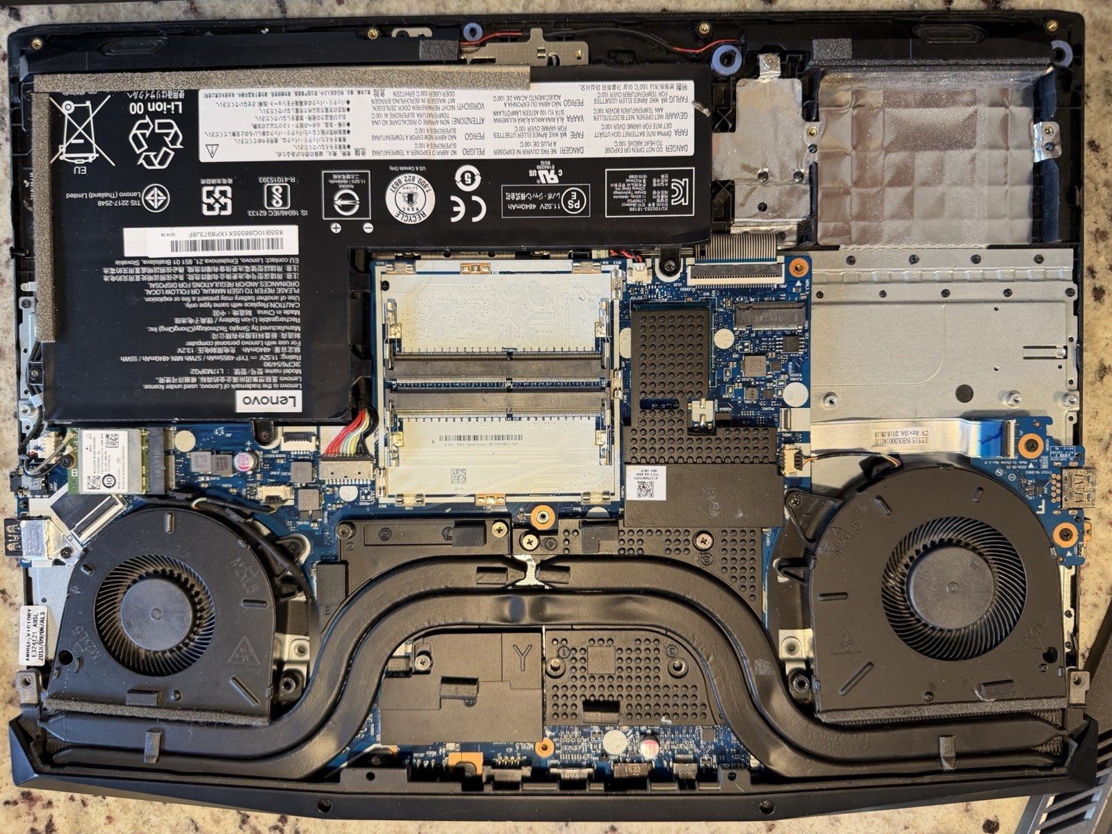 Lenovo Legion Y7000P Laptop i7-8750H GTX 1050 – No SSD/RAM– Screen Issue –Parts