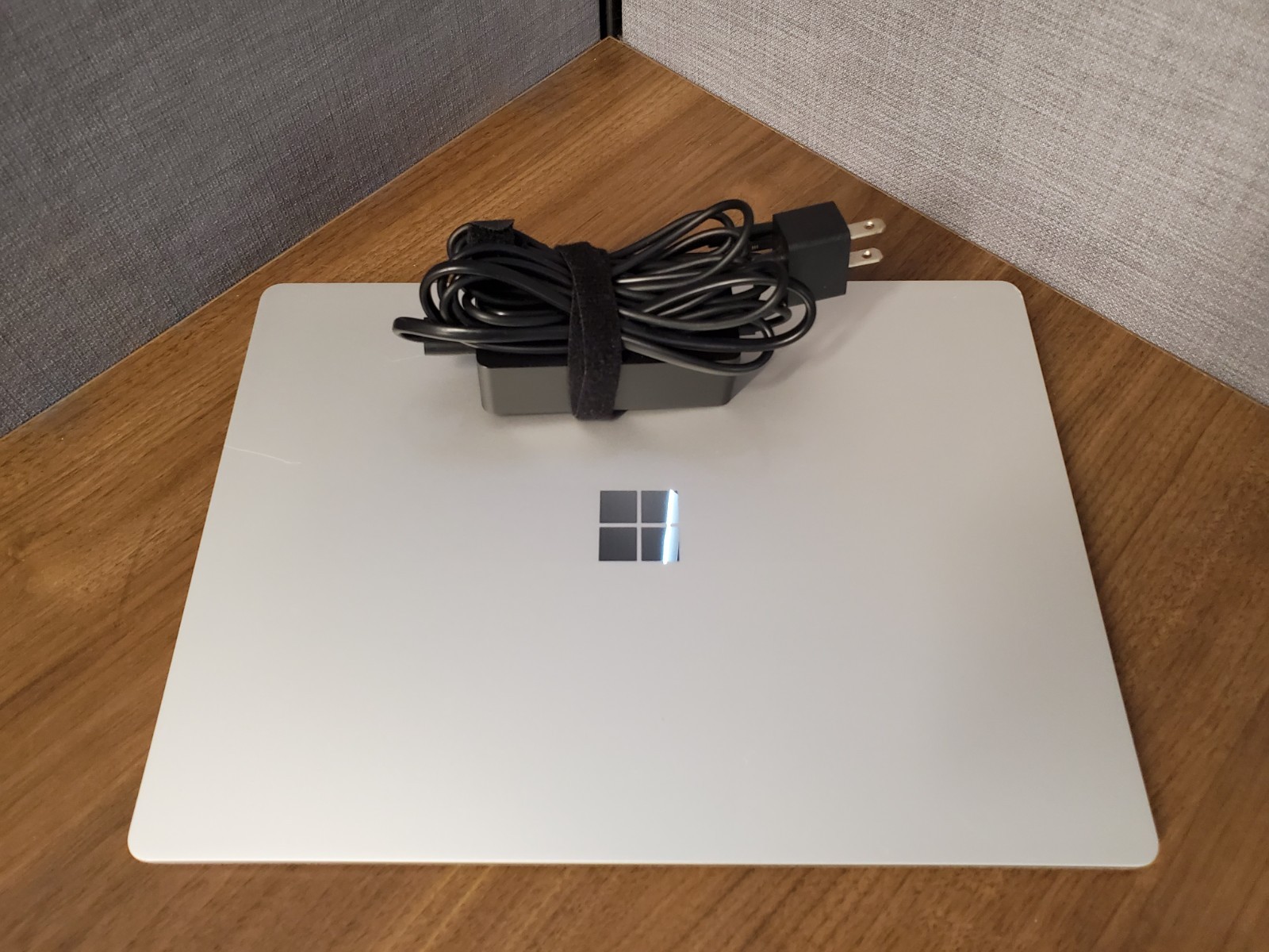 Microsoft Surface Laptop 2 | i5-8350U | 8GB RAM | 128GB SSD | Win11 Pro | Silver