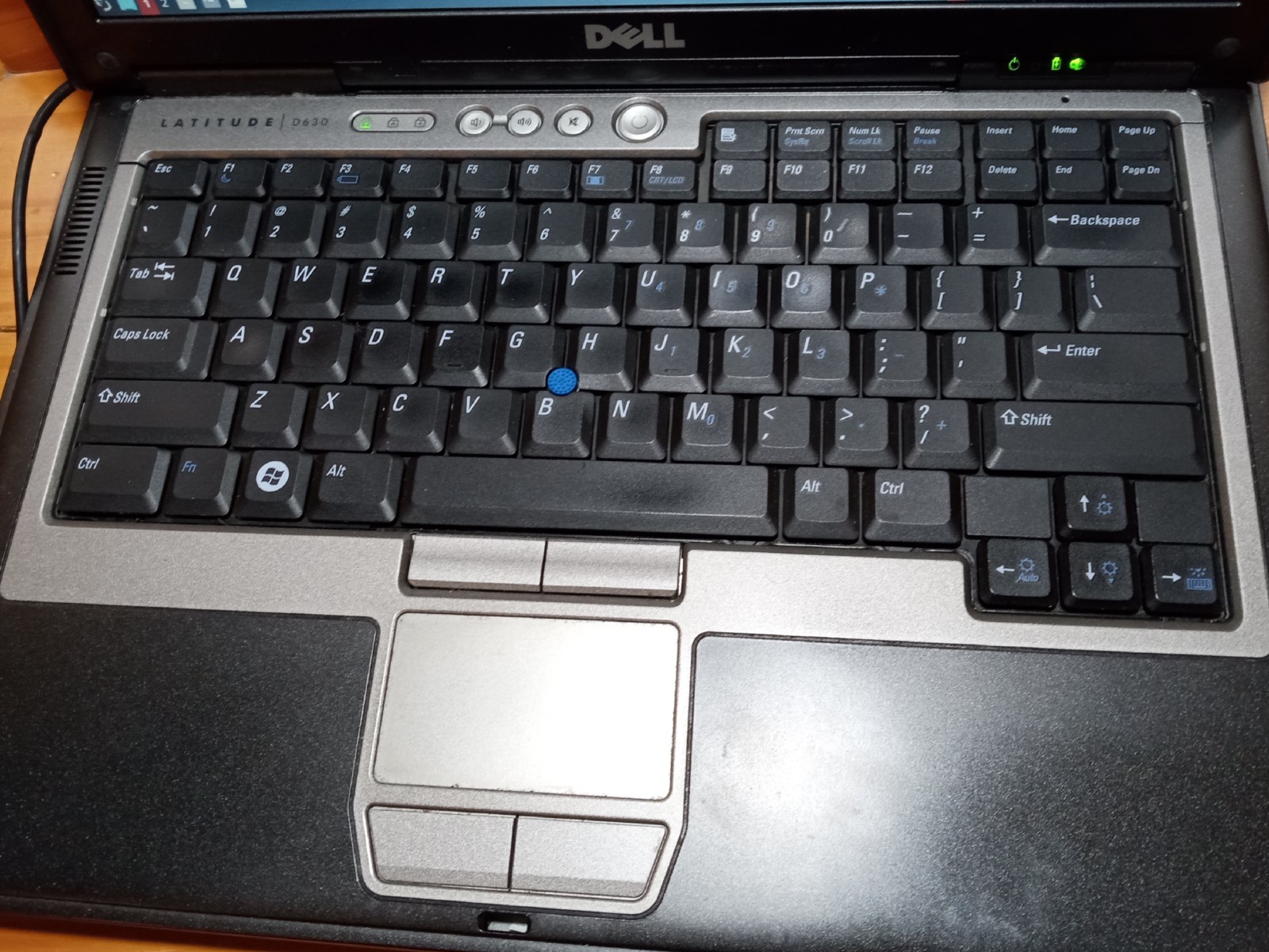 Dell Latitude D630 14in. (250GB HDD – 2GB RAM) Linux Debian 13 – Holds Charge!