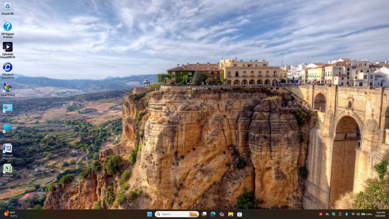 HP 17-ca1007cy AMD Ryzen™ 7 3700U with Radeon 10 1TB NVMe+1TB HDD 16GB MEM WIN11
