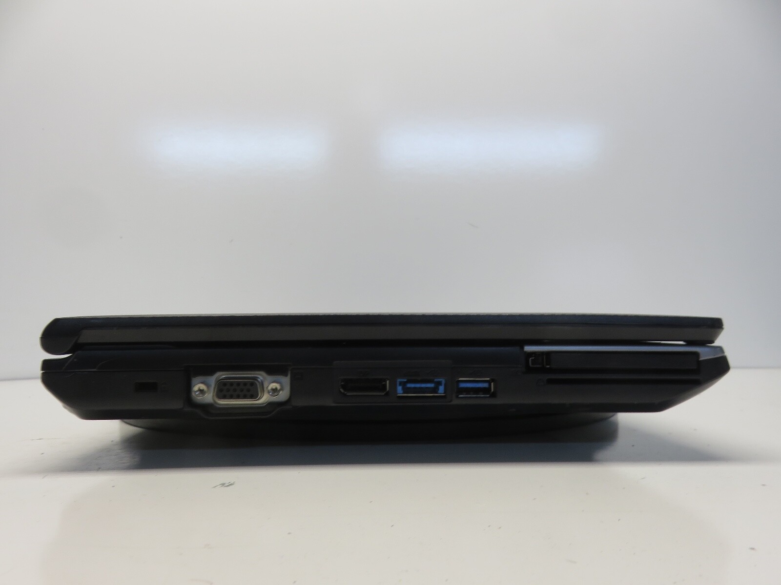 Fujitsu LifeBook E752 Intel i5-3340M 2.7GHz 2 GB NO HDD No Batt