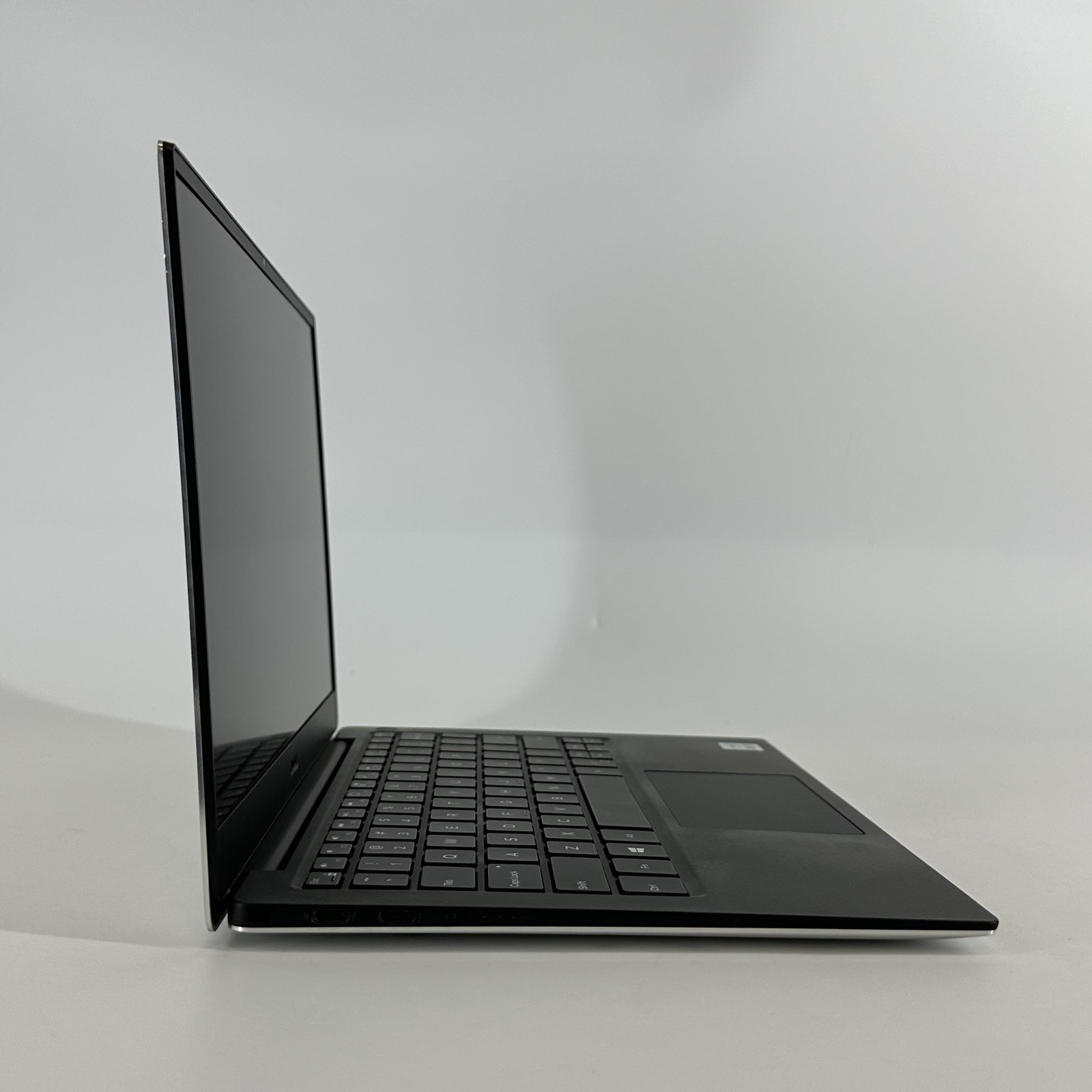 Dell XPS 13 7390 Silver FHD i7-10510U 1.80GHz 8GB RAM 256GB SSD Very Good