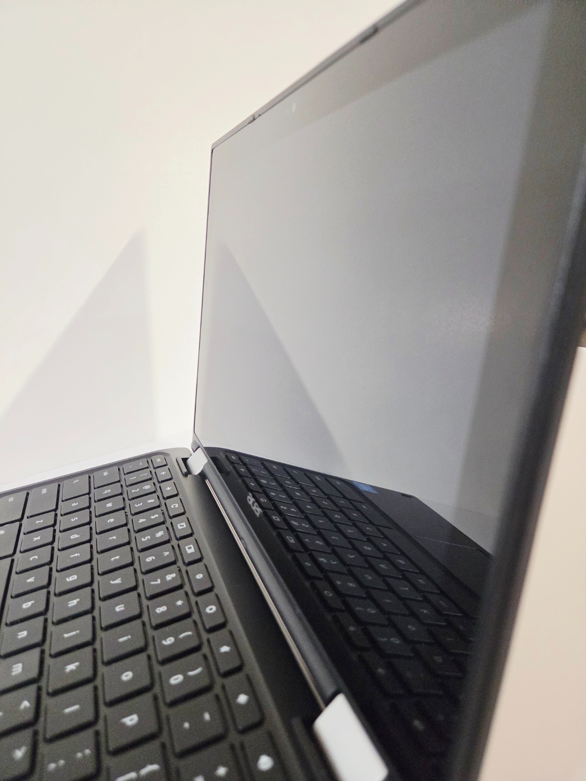 Acer C738T Chromebook 2-in-1 Touch Screen 360 Hinge 11.6″ inch. 4GB 16GB SSD