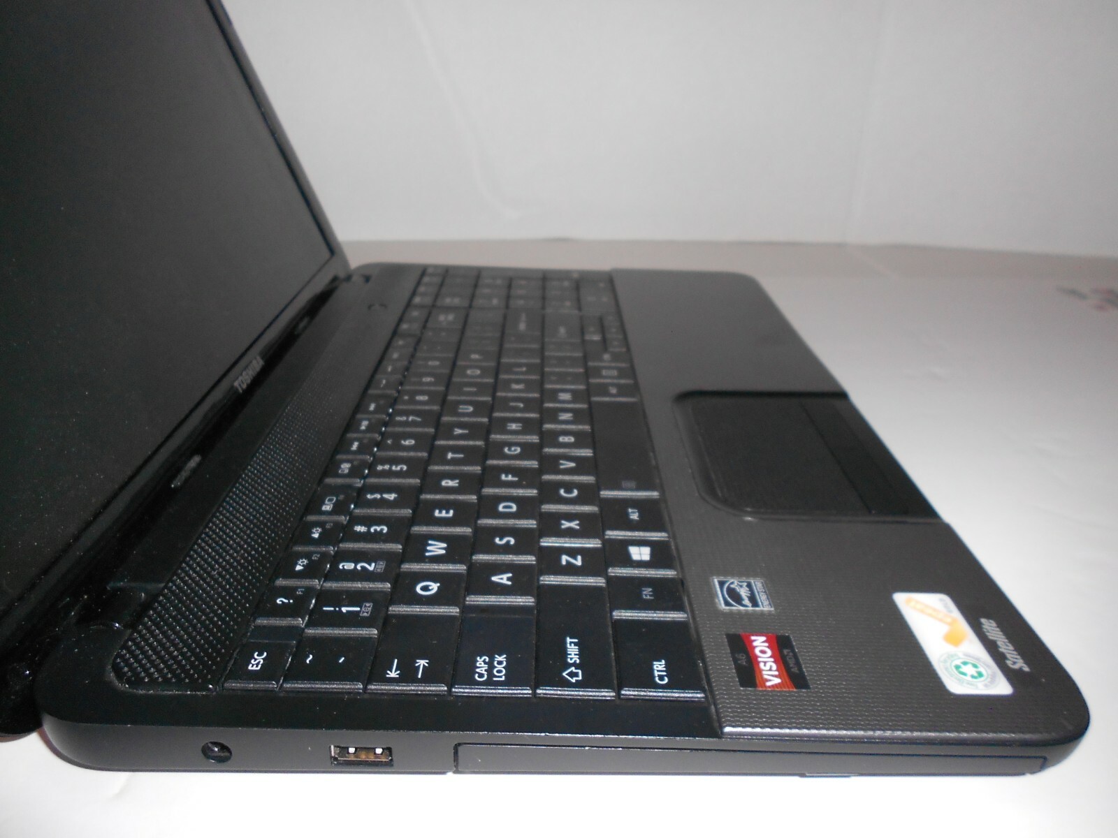 TOSHIBA SATELLITE C855D-S5116 AMD A6-4400M 2.70GHz 4GB RAM 250GB HDD WIN7 OFF13