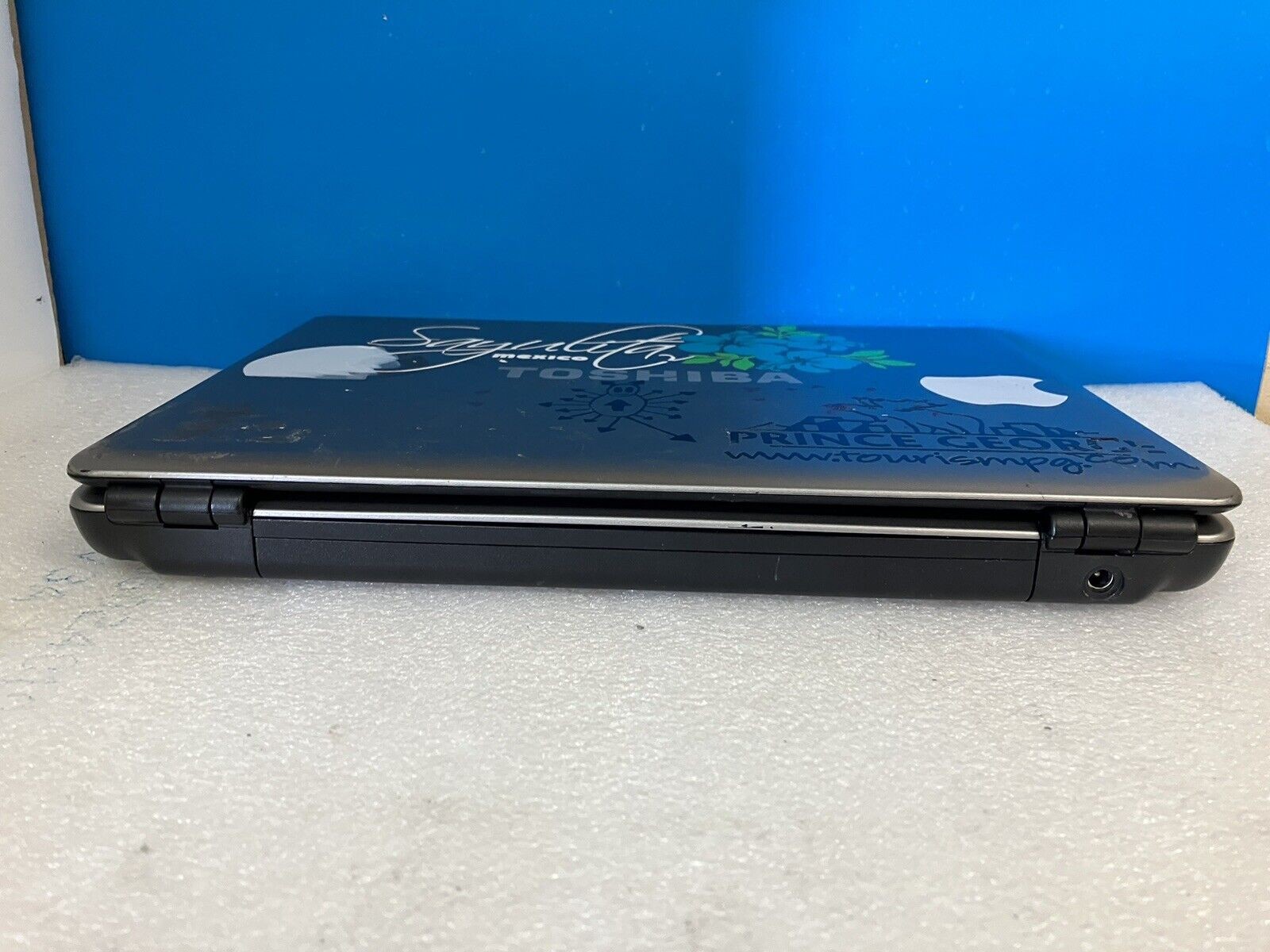 Toshiba Satellite Pro U400 13.3″ Laptop C2D T5870 3GB RAM, 300GB Windows XP SP3