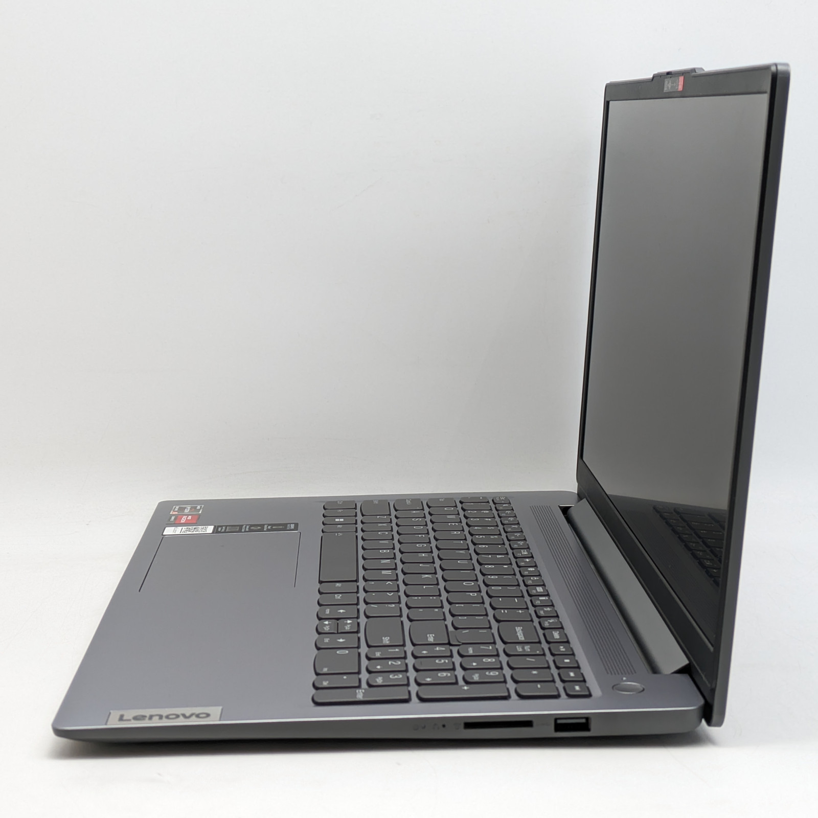 Lenovo IdeaPad Slim 3 15ABR8 15.6″ Ryzen 5 5625U 16GB DDR4 512GB SSD Windows 11H