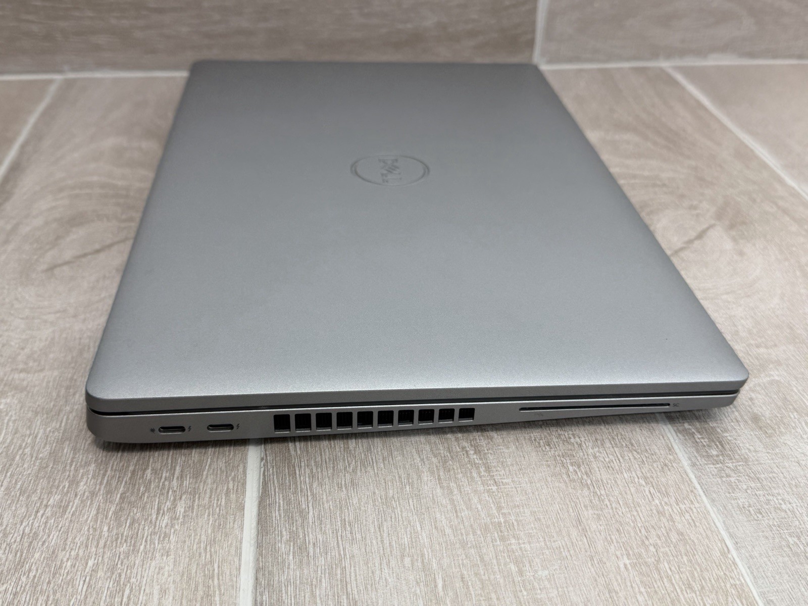 Dell Latitude 5520 15.6″ Core i7-1185G7 32GB RAM 512GB NVMe SSD Win-11