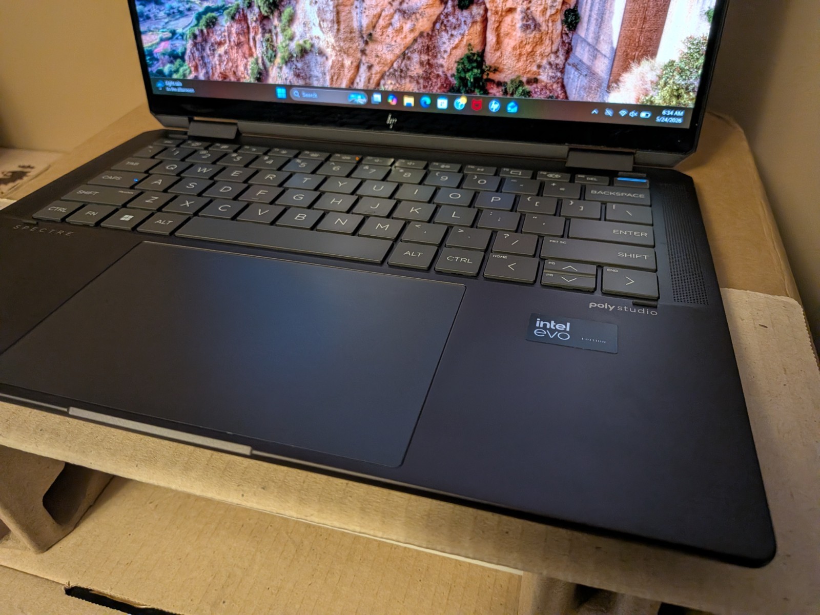 HP Spectre x360 2-in-1 14″ 2.8K OLED Touch Ultra 7 155H 32GB 1TB SSD – Excellent