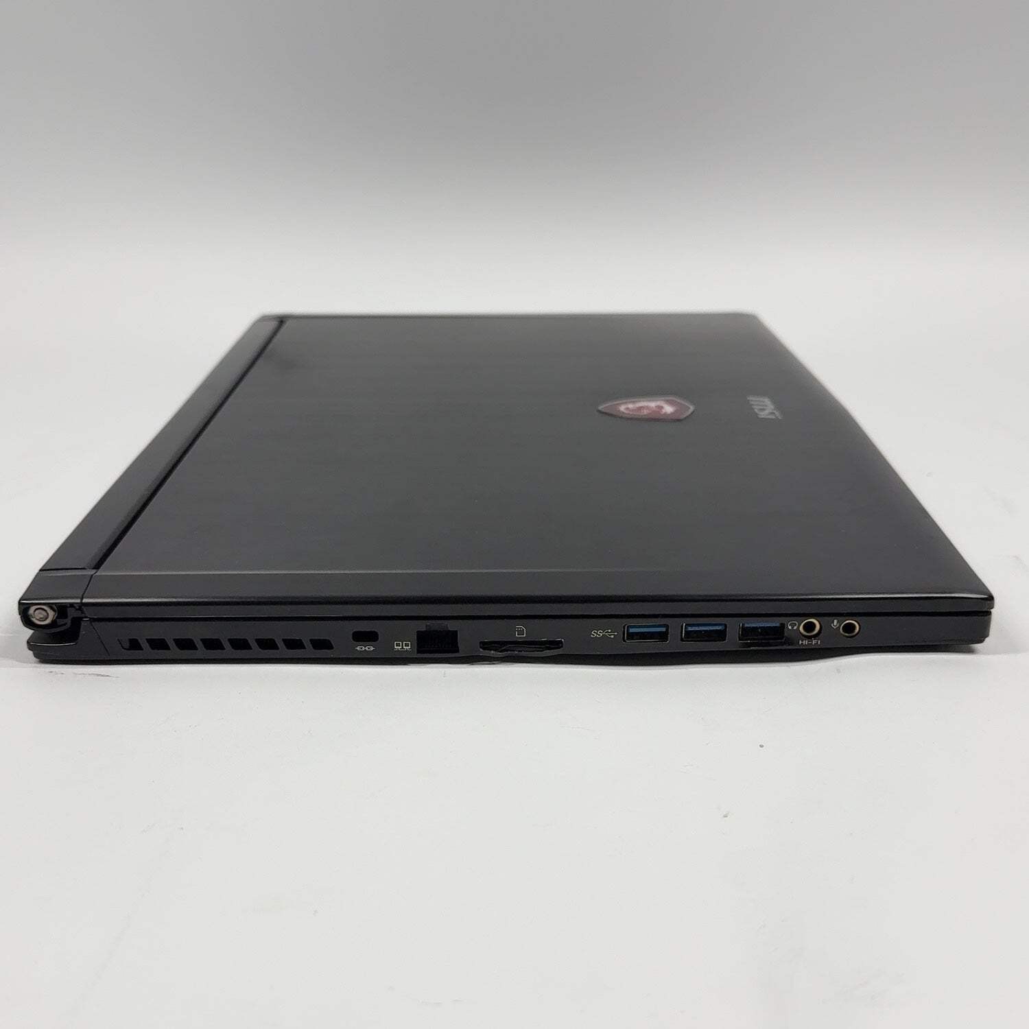 MSI Stealth GS73 17.3″ i7-8750H 16GB RAM 2TB HDD GeForce GTX 1070 Max-Q READ