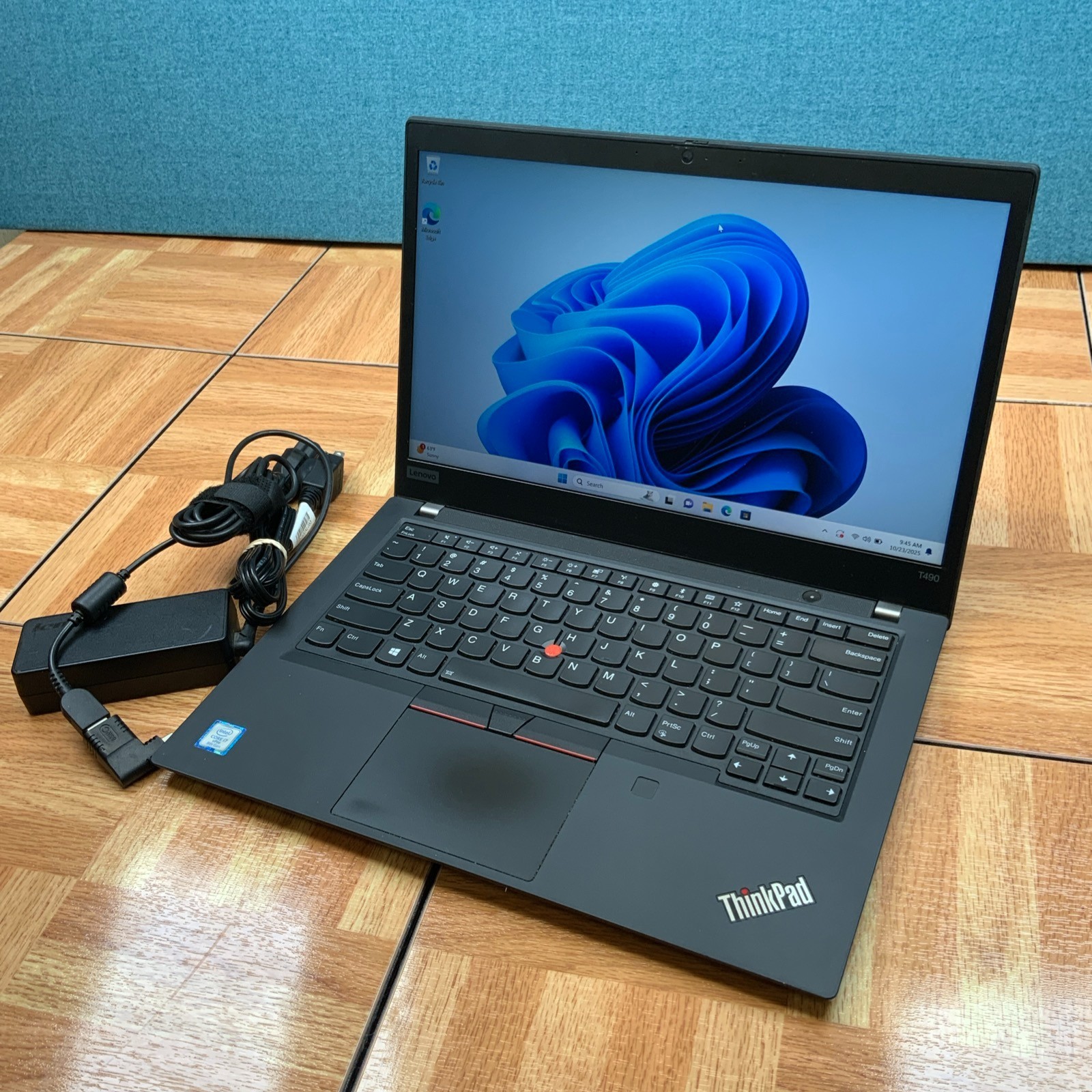 Lenovo ThinkPad T490 Intel i7-8565U 8GB RAM 512 GB SSD Win 11 Pro