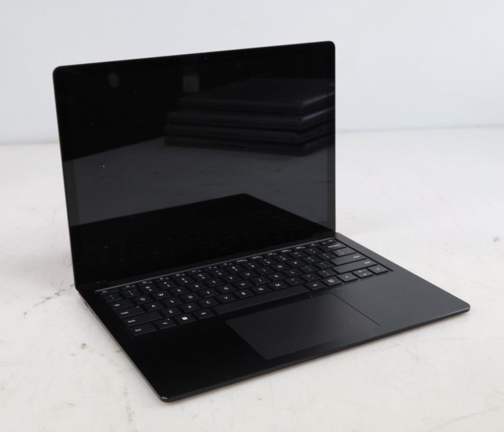 Microsoft Surface Laptop 4 13.5″ AMD Ryzen 7 16GB 512GB SSD AMD Vega No COA OS