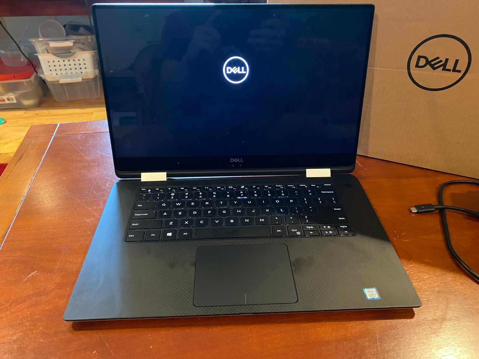 Dell XPS15 9575 2-in-1 1080p Touchscreen 2018 2.8GHz i5-8305G Vega M GL Graphics